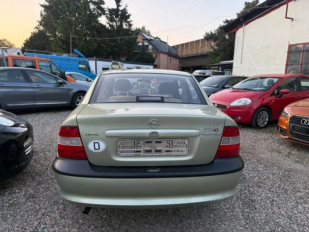 Brugt Opel Vectra 1997 Grøn Sedan