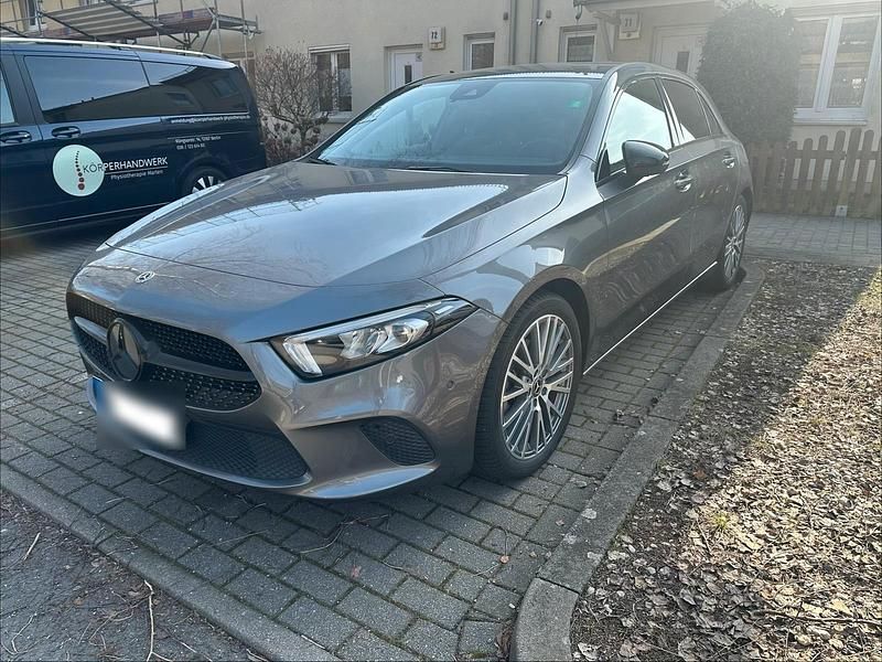Gebraucht Mercedes A200 163 PS (119 kW) 2018 Grau Kleinwagen