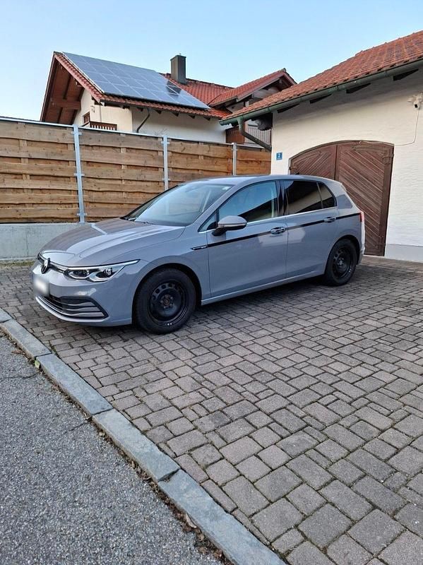 Gebraucht VW Golf VII Style 150 PS (110 kW) 2020 Grau Limousine