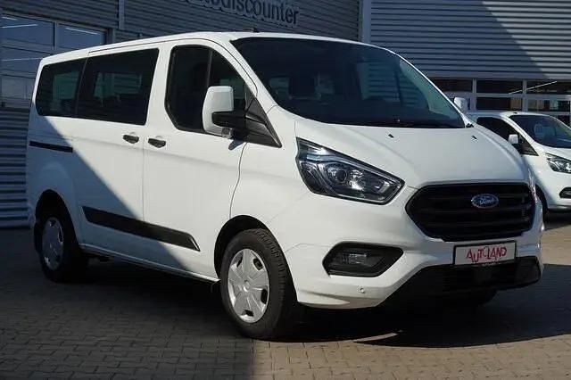 Second-hand Ford Transit Custom 131 CP (96 kW) 2023 Alb Monovolum