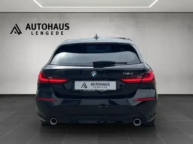 Gebraucht BMW 118 Sport Line 150 PS (110 kW) 2022 Schwarz Limousine