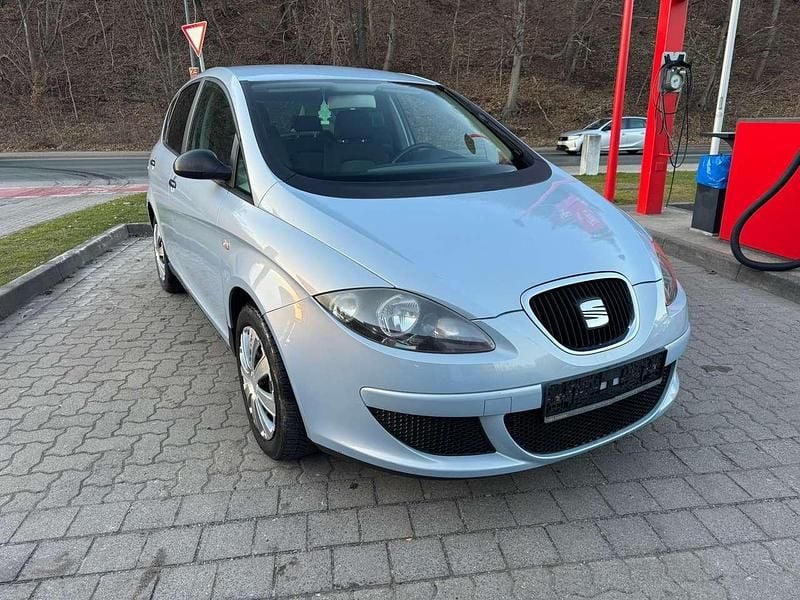 Second-hand Seat Altea 102 CP (75 kW) 2004 Albastru Monovolum