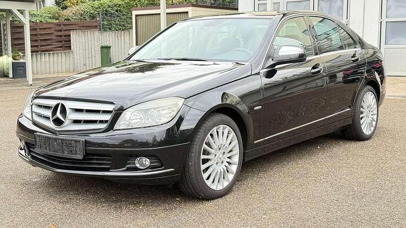 Obsidianschwarz Gebraucht 2007 Mercedes C200 Limousine | 3.680 € (Superpreis) - Bild 1/4