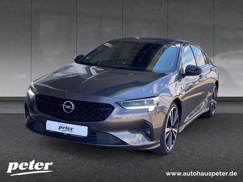Mondstein grau/e:vulkan grau Gebraucht 2022 Opel Insignia Ultimate Limousine | 25.840 € (Etwas zu teuer) - Bild 1/4