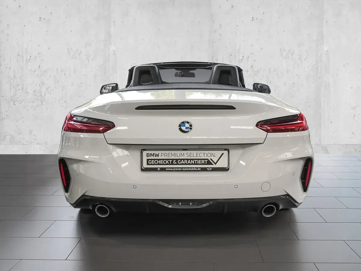 Gebraucht BMW Z4 Sport Line 197 PS (144 kW) 2024 Alpinweiss iii Cabrio
