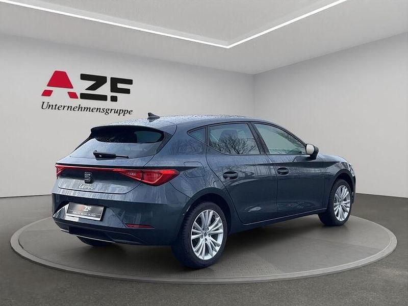 Neu Seat Leon Style 150 PS (110 kW) 2025 Grau Limousine