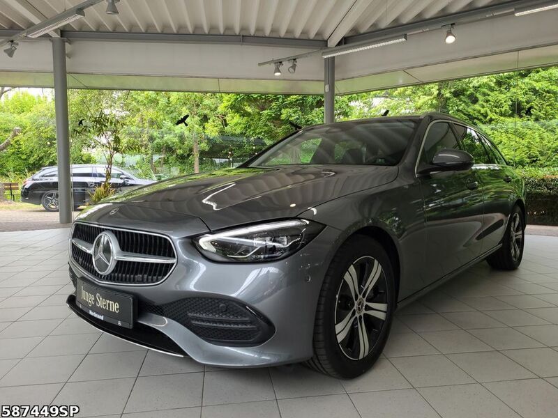 Grau Gebraucht 2024 Mercedes C220 Avantgarde Limousine | 39.490 € (Fairer Preis) - Bild 1/4