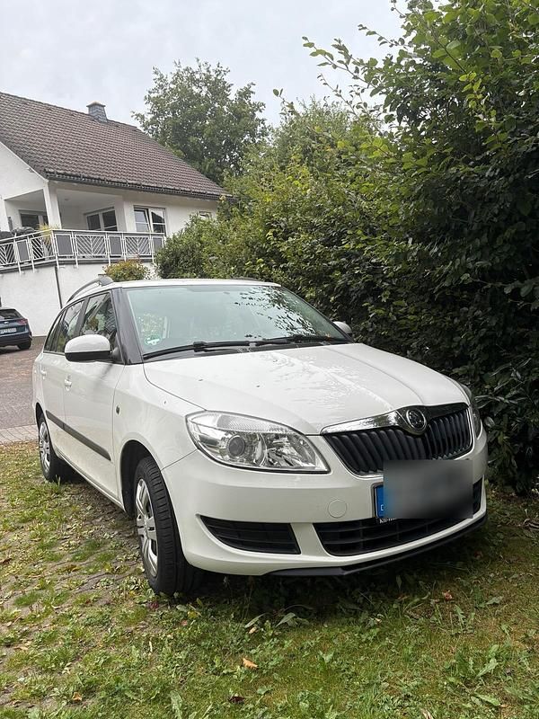 Gebraucht 2014 Skoda Fabia Kleinwagen | 4.300 € (Teuer) - Bild 1/4