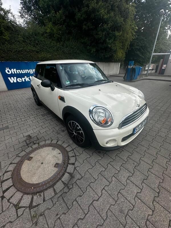 Weiß Gebraucht 2010 Mini ONE Kleinwagen | 2.800 € (Guter Preis) - Bild 1/4