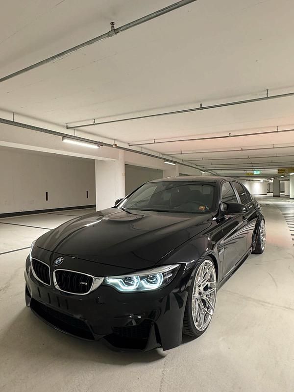 Schwarz Gebraucht 2018 BMW M3 Limousine | 56.500 € (Fairer Preis) - Bild 1/4