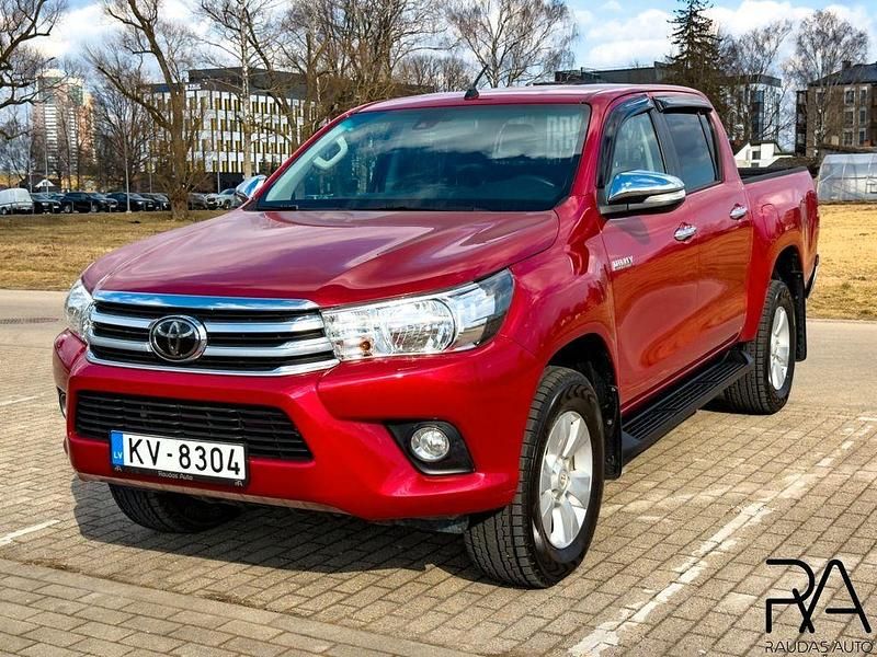 Gebraucht Toyota HiLux 150 PS (110 kW) 2017 Rot Pickup