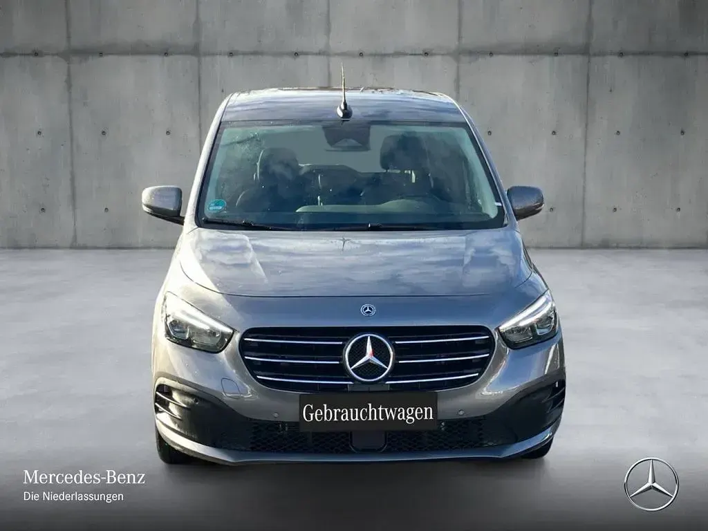 Gebraucht Mercedes T180 Progressive 116 PS (85 kW) 2024 Grau Van / Kleinbus