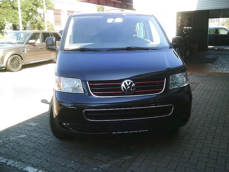 Gebraucht VW T5 131 PS (96 kW) 2010 Black magic perleffekt Van