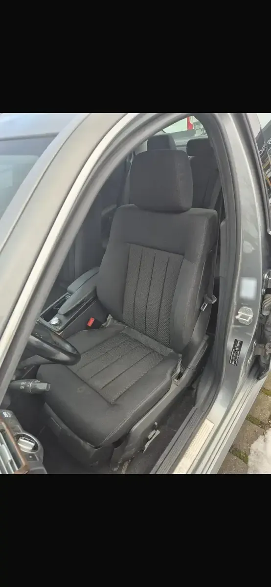 Gebraucht Mercedes E200 136 PS (100 kW) 2012 Limousine