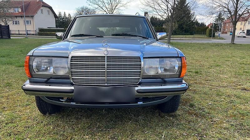 Gebraucht Mercedes 200 108 PS (79 kW) 1984 Blau Kombi