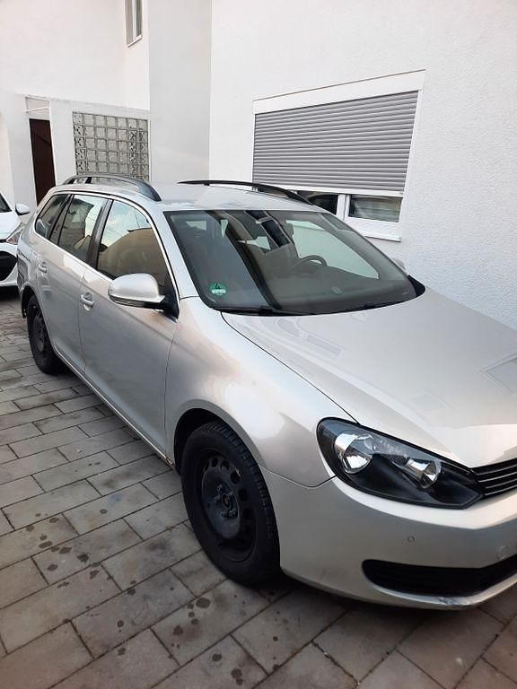 Gebraucht VW Golf VI Comfortline 105 PS (77 kW) 2010 Silber Kleinwagen