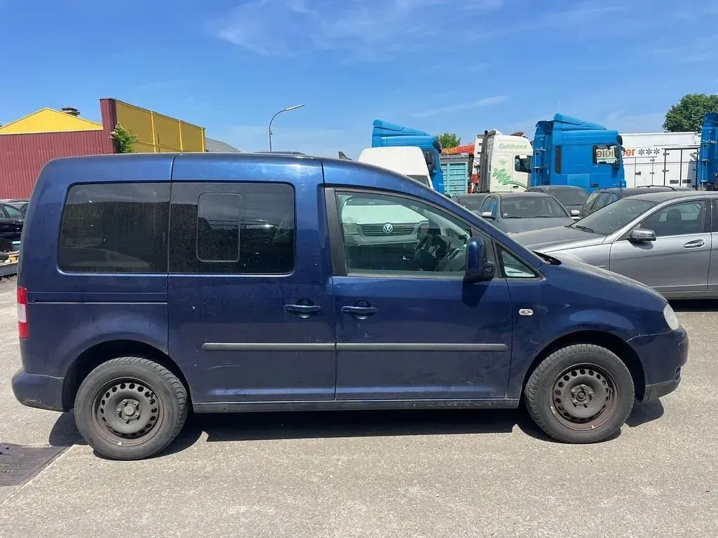Usado VW Caddy Life 105 HP (77 kW) 2008 Azul Monovolume
