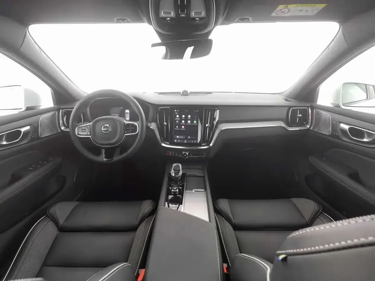 Gebraucht Volvo V60 CC 145 PS (106 kW) 2024 Kombi