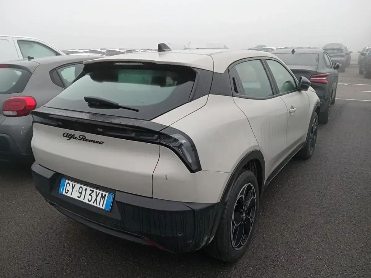 Gebraucht Alfa Romeo Junior 116 kW (158 PS) 2025 Weiß SUV