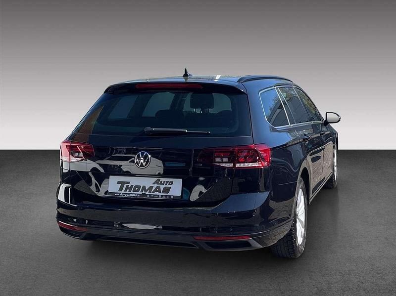 Gebraucht VW Passat Business 150 PS (110 kW) 2024 Deep black perleffekt Kombi