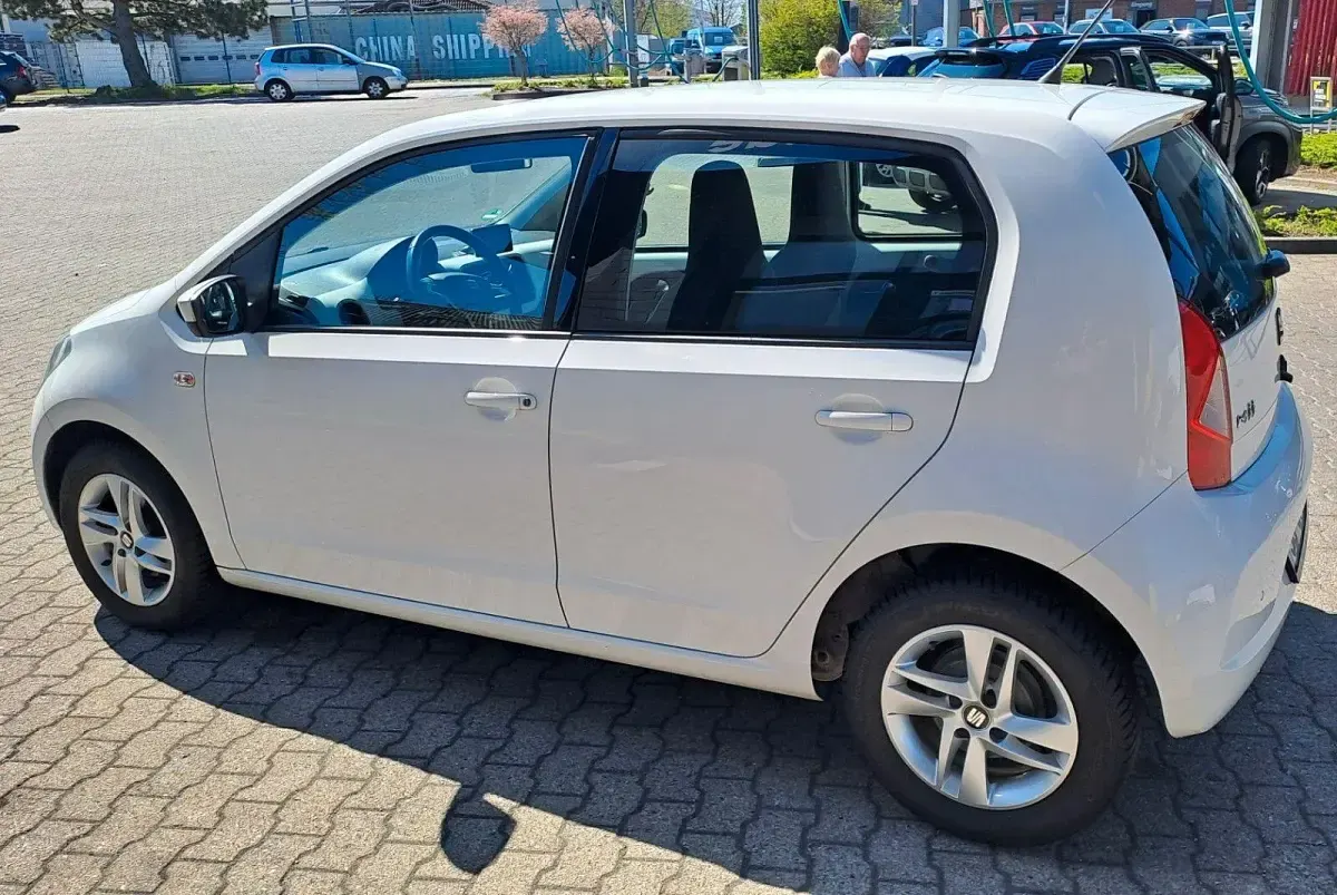 Gebraucht Seat Mii Chic 75 PS (55 kW) 2016 Weiß Kleinwagen
