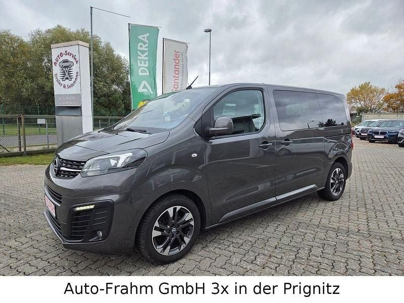 Grau Gebraucht 2021 Opel Zafira Edition Van / Kleinbus | 27.990 € (Guter Preis) - Bild 1/4
