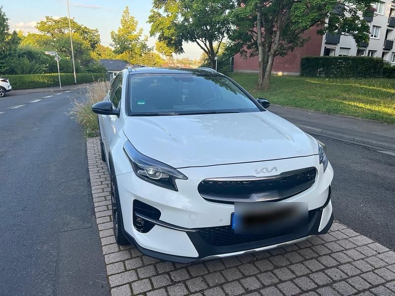 Weiß Gebraucht 2023 Kia XCeed Platinum SUV | 24.000 € - Bild 1/4