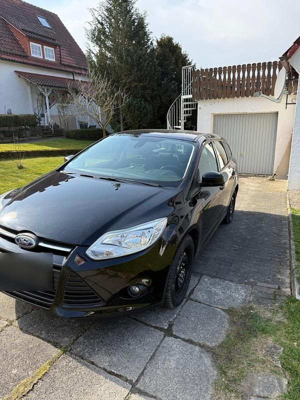 Second-hand Ford Focus SYNC Edition 125 CP (91 kW) 2013 Negru Break