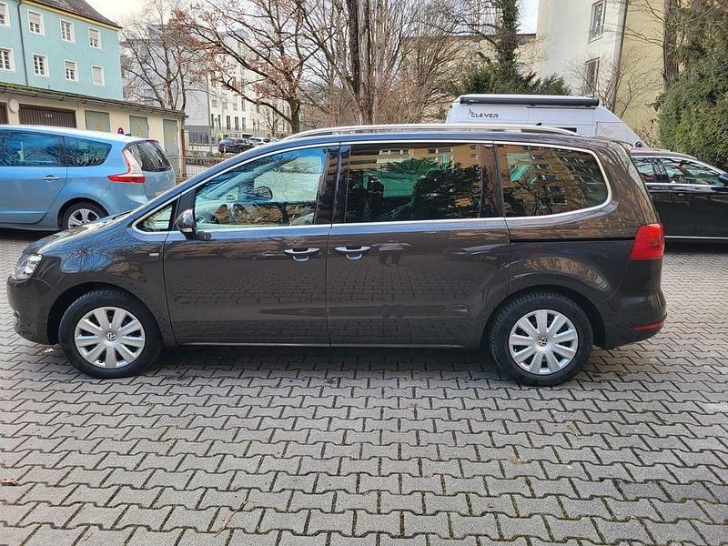 Gebraucht VW Sharan Cup 177 PS (130 kW) 2015 Braun Van / Kleinbus