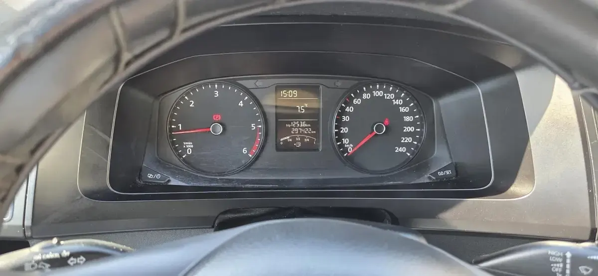 Gebraucht VW Multivan 150 PS (110 kW) 2017 Grau Van / Kleinbus
