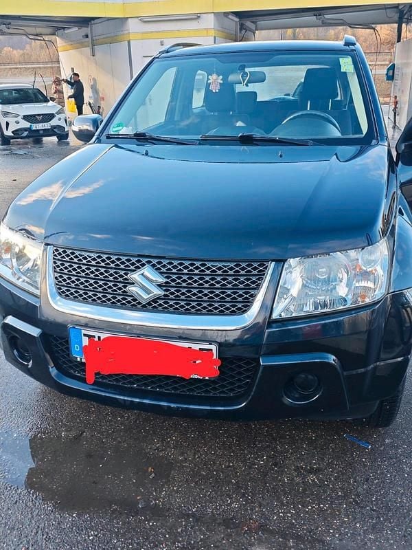Schwarz Gebraucht 2012 Suzuki Vitara SUV | 8.650 € - Bild 1/4