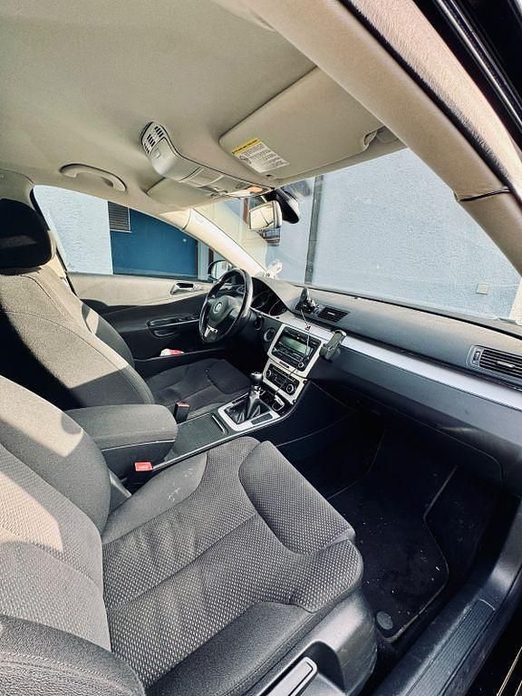 Gebraucht VW Passat Comfortline 105 PS (77 kW) 2010 Schwarz Kombi