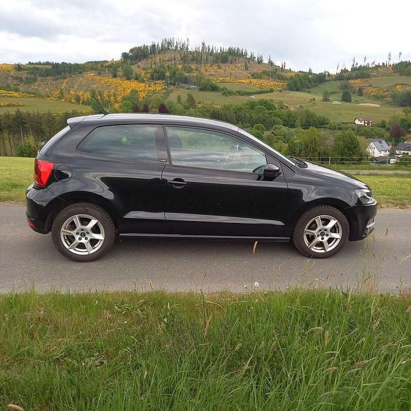 Schwarz Gebraucht 2016 VW Polo Comfortline Kleinwagen | 8.000 € (Fairer Preis) - Bild 1/4