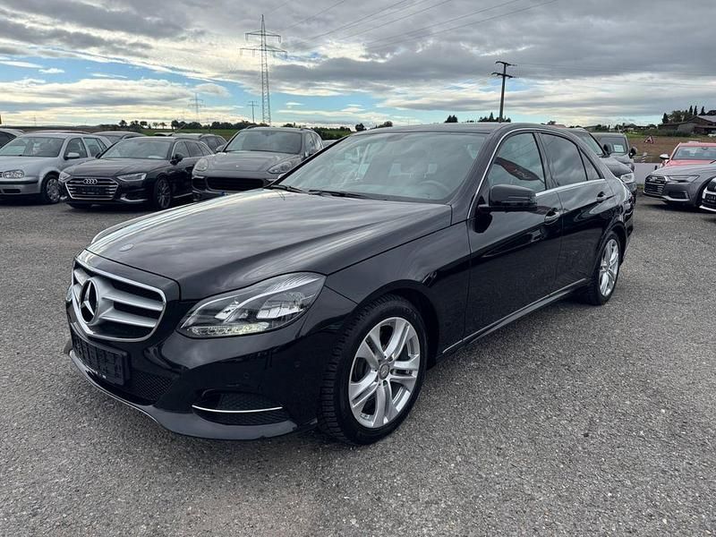 Schwarz Gebraucht 2015 Mercedes E350 Limousine | 14.500 € (Guter Preis) - Bild 1/4