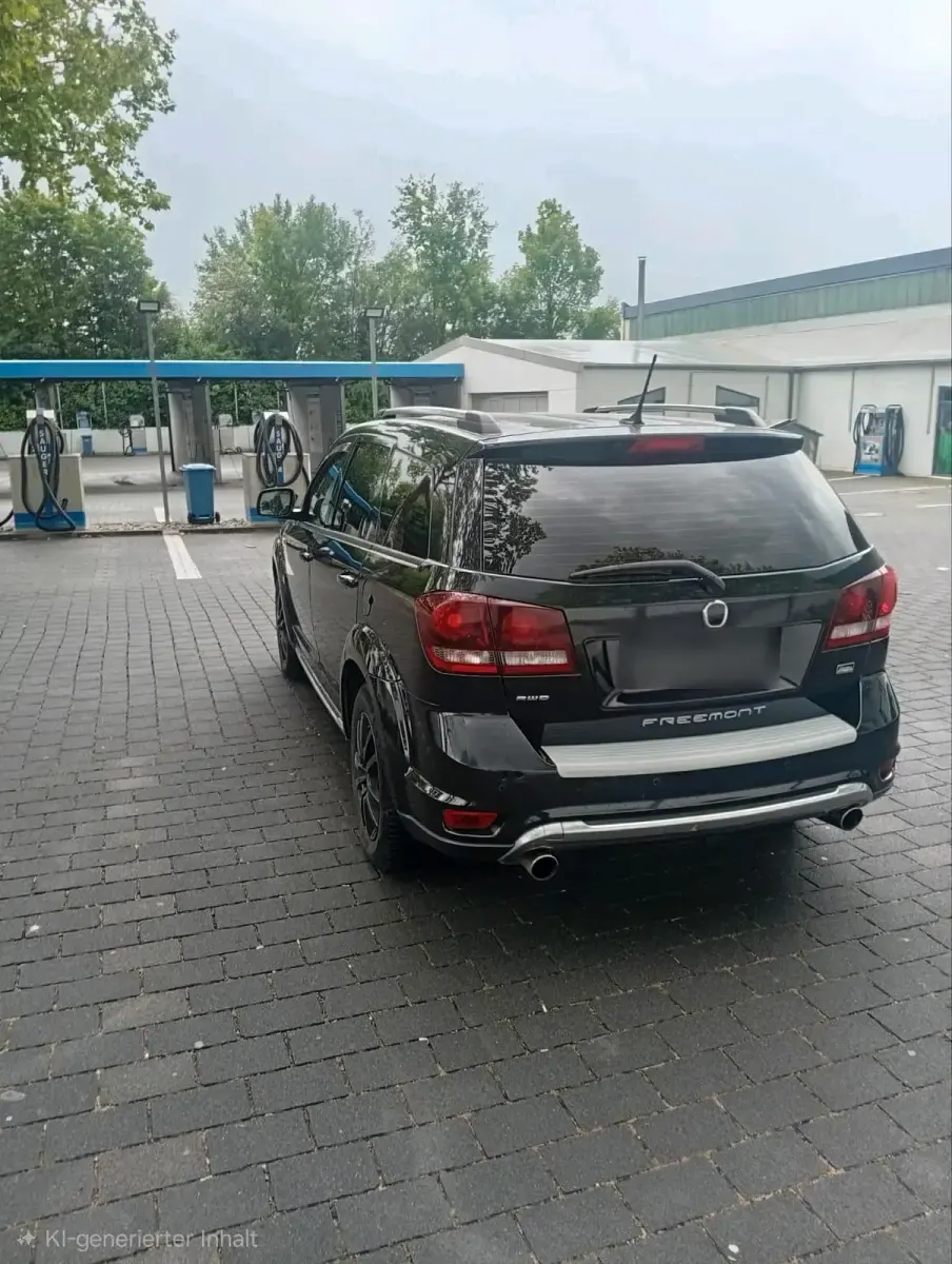 Gebraucht Fiat Freemont 170 PS (125 kW) 2014 Schwarz SUV