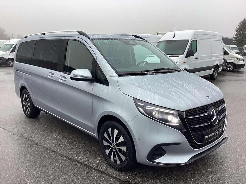 Gebraucht Mercedes V250 Style 190 PS (139 kW) 2025 Hightechsilber metallic Van / Kleinbus