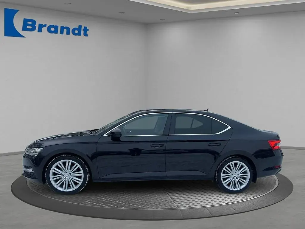 Gebraucht Skoda Superb Style 150 PS (110 kW) 2019 Schwarzmagic perleffekt (metallic) Limousine