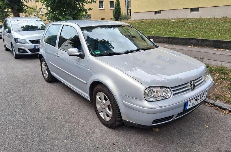 Silber Gebraucht 2000 VW Golf IV Kleinwagen | 1.990 € (Etwas zu teuer) - Bild 1/4