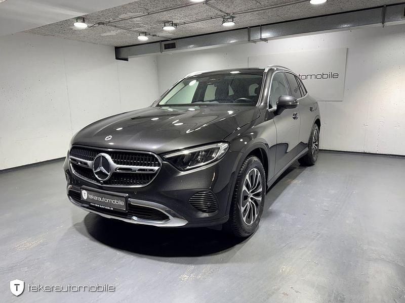 Grafitgrau lack Gebraucht 2023 Mercedes GLC220 SUV | 42.990 € (Fairer Preis) - Bild 1/4