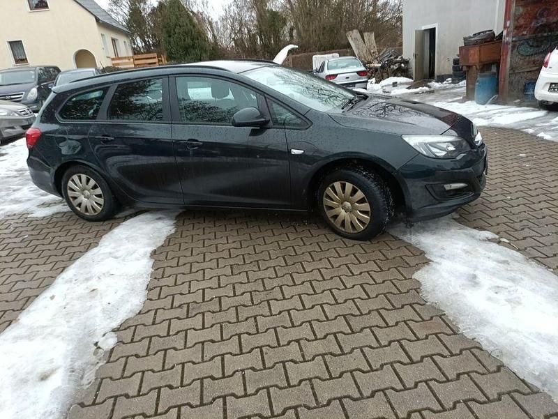 Gebraucht Opel Astra Selection 101 PS (74 kW) 2012 Schwarz Kombi