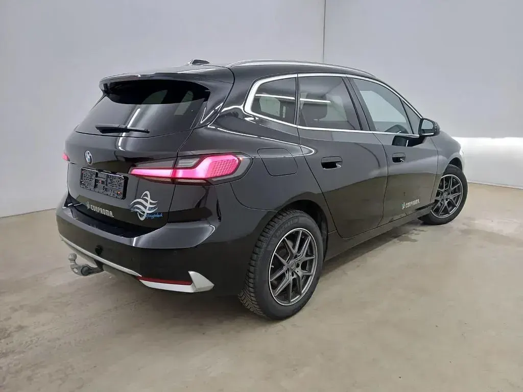 Gebraucht BMW 218 Active Tourer Luxury Line 150 PS (110 kW) 2023 Schwarz Van / Kleinbus