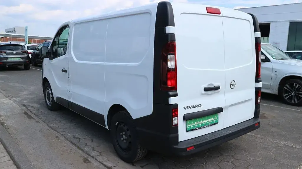 Gebraucht Opel Vivaro 120 PS (88 kW) 2019 Casablancaweiss/glacier/arctic Van / Kleinbus