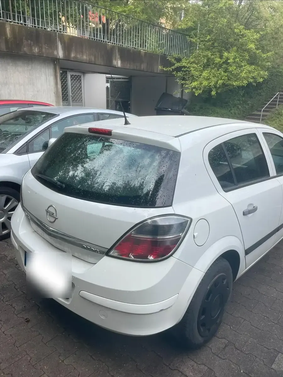 Usata Opel Astra 90 CV (66 kW) 2009 Bianco Coupé