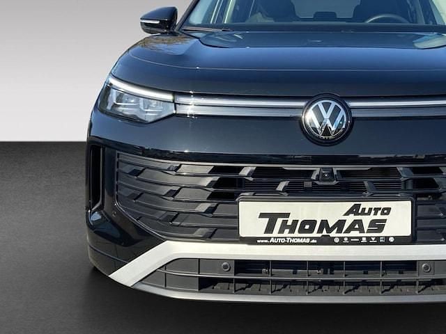 Gebraucht VW Tayron Life 150 PS (110 kW) 2025 Grenadillschwarz metallic SUV