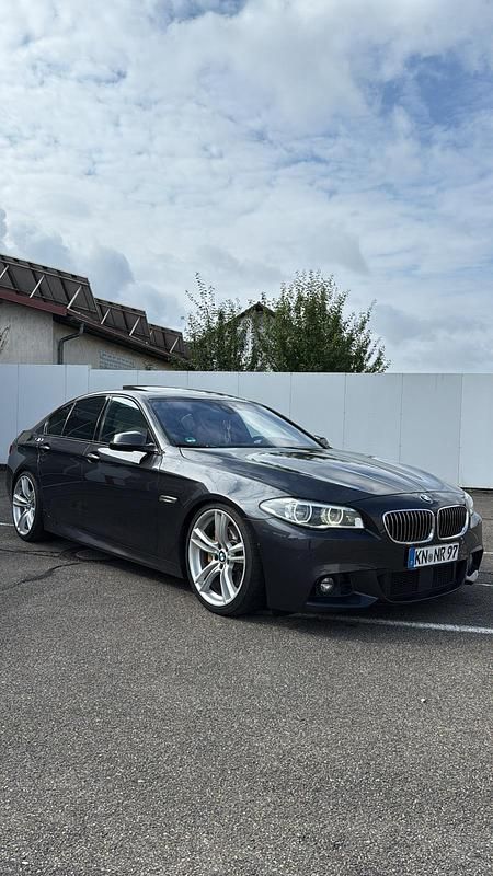 Grau Gebraucht 2014 BMW 530 M Sport Limousine | 23.950 € - Bild 1/4