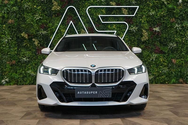 Gebraucht BMW 540 Performance 303 PS (222 kW) 2024 Weiß Limousine