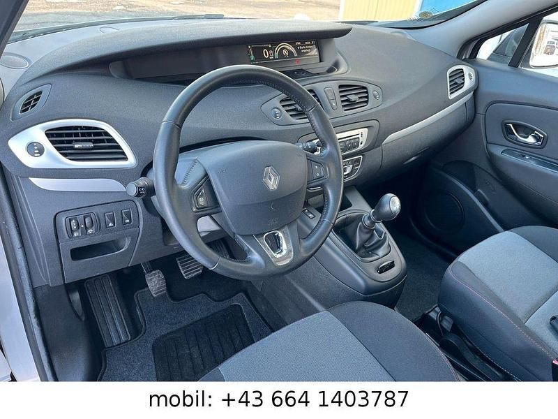 Gebraucht Renault Scénic III Expression 116 PS (85 kW) 2014 Silber Van / Kleinbus