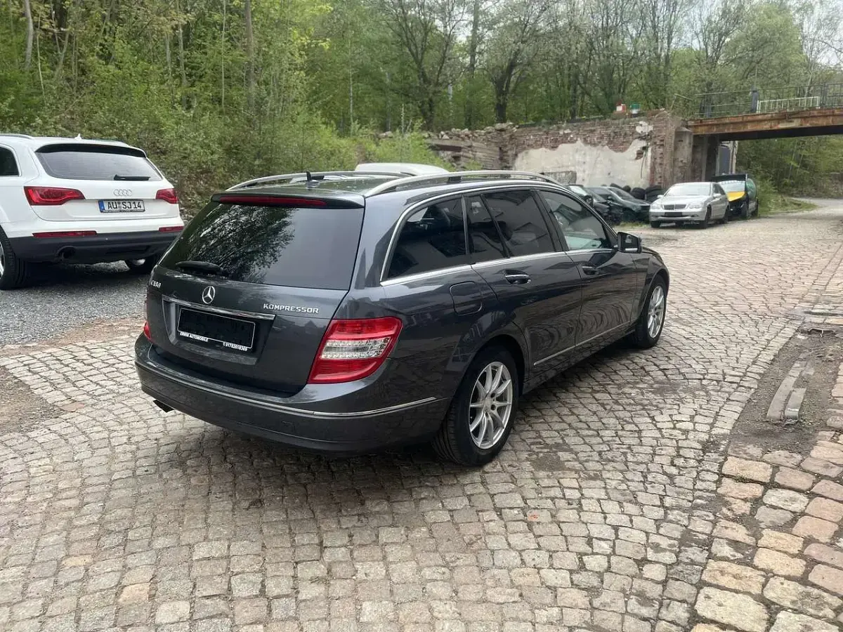 Gebraucht Mercedes C180 156 PS (114 kW) 2009 Grau Kombi