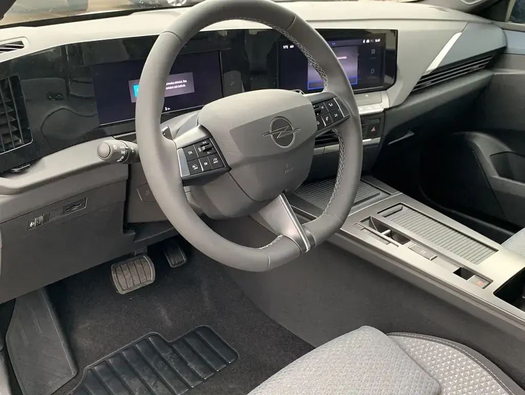 Nowe Opel Astra Edition 145 KM (106 kW) 2026 Czarny Sedan/Limuzyna
