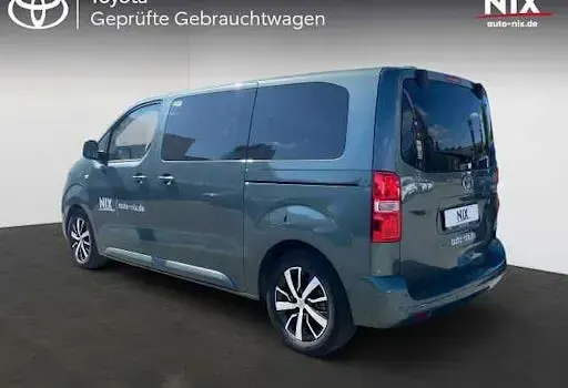 Gebraucht Toyota Proace Verso 180 PS (132 kW) 2026 Grün Kombi